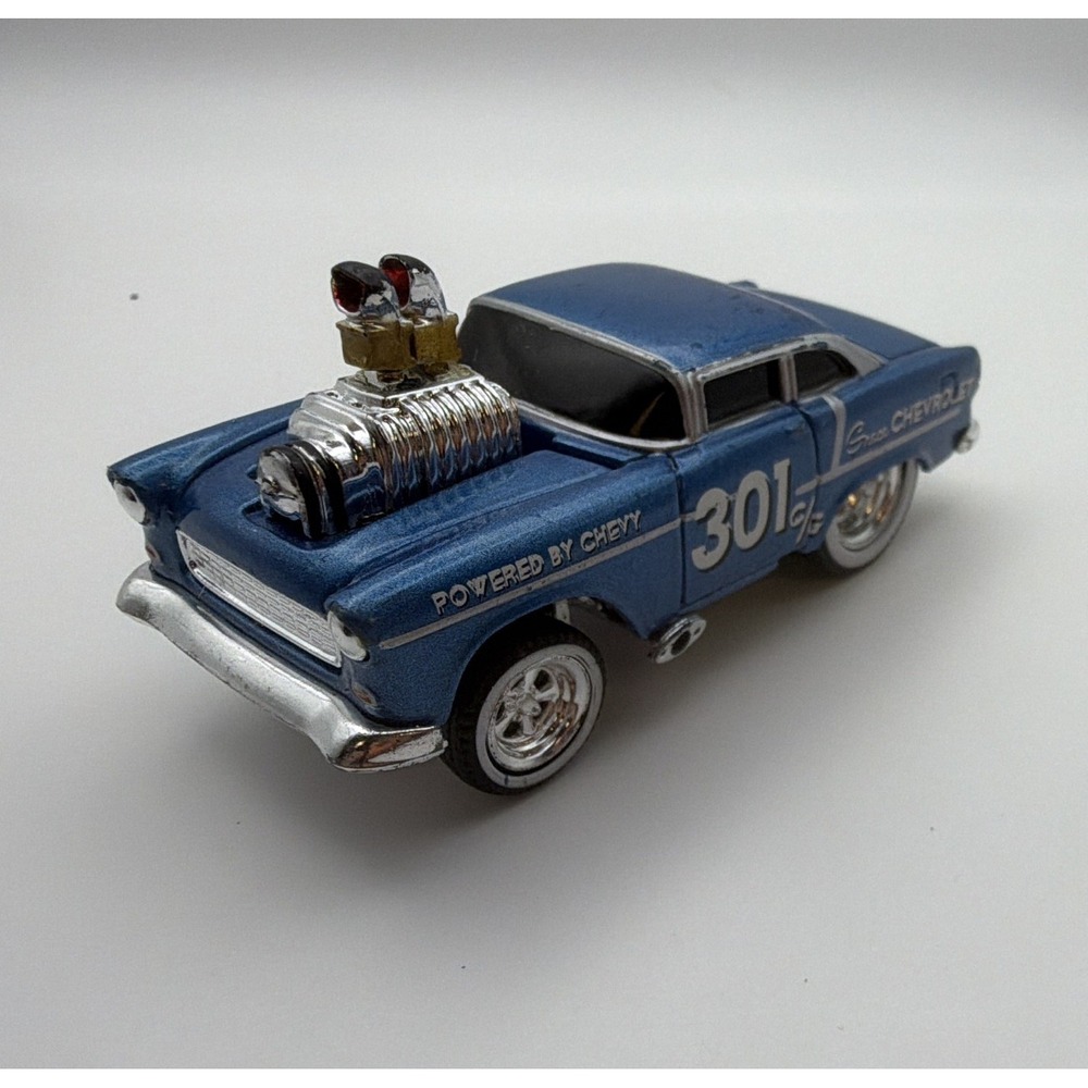 Muscle Machines 1957 Chevrolet Chevy Bel Air 1:64 Diecast Blue Blown Engine